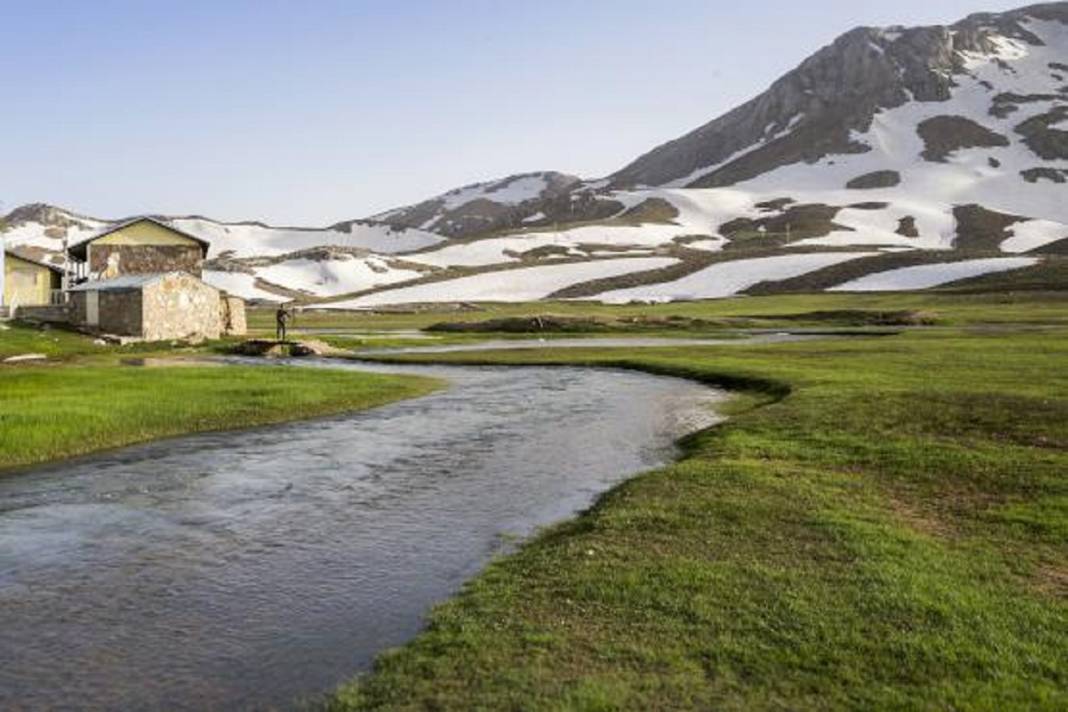 Torosların kalbinde, Konya sınırında yer alıyor! Beyaz örtüsüyle büyüledi 10